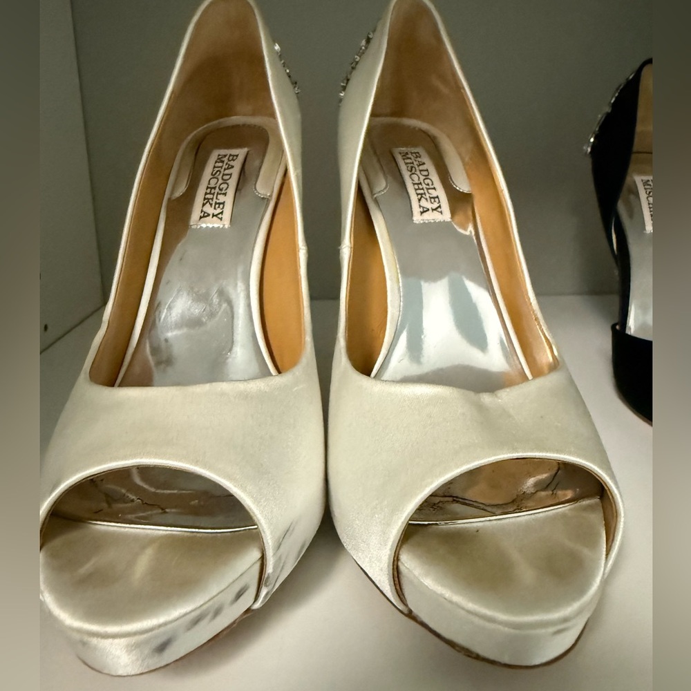 Badgley Mischka Ivory Crystal Embellished Heels - Picture 2 of 2